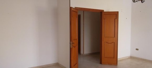 Дом с 6 комнатами в Matino, Италия № 224871 26