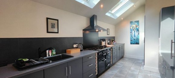 Замки и поместья с 5 спальнями в Карантуар, Франция № 331858 6