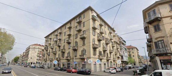 3 bedrooms Apartment in Turin, Italy No. 313295 5