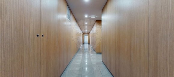 3 bedrooms Apartment in Porto, Portugal No. 105710 5