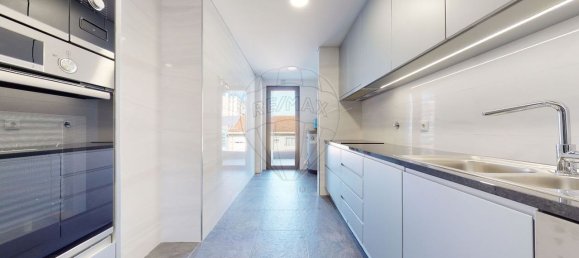 3 bedrooms Apartment in Porto, Portugal No. 105710 21