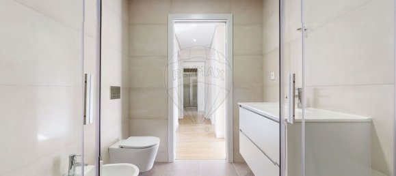 3 bedrooms Apartment in Porto, Portugal No. 105710 100