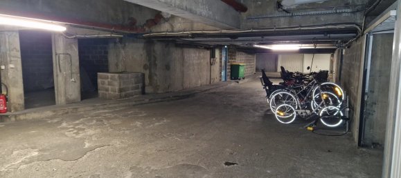 Parking in Paris, France No. 167881 3