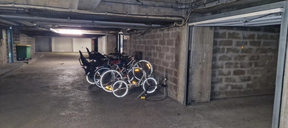 Parking in Paris, France No. 167881 2