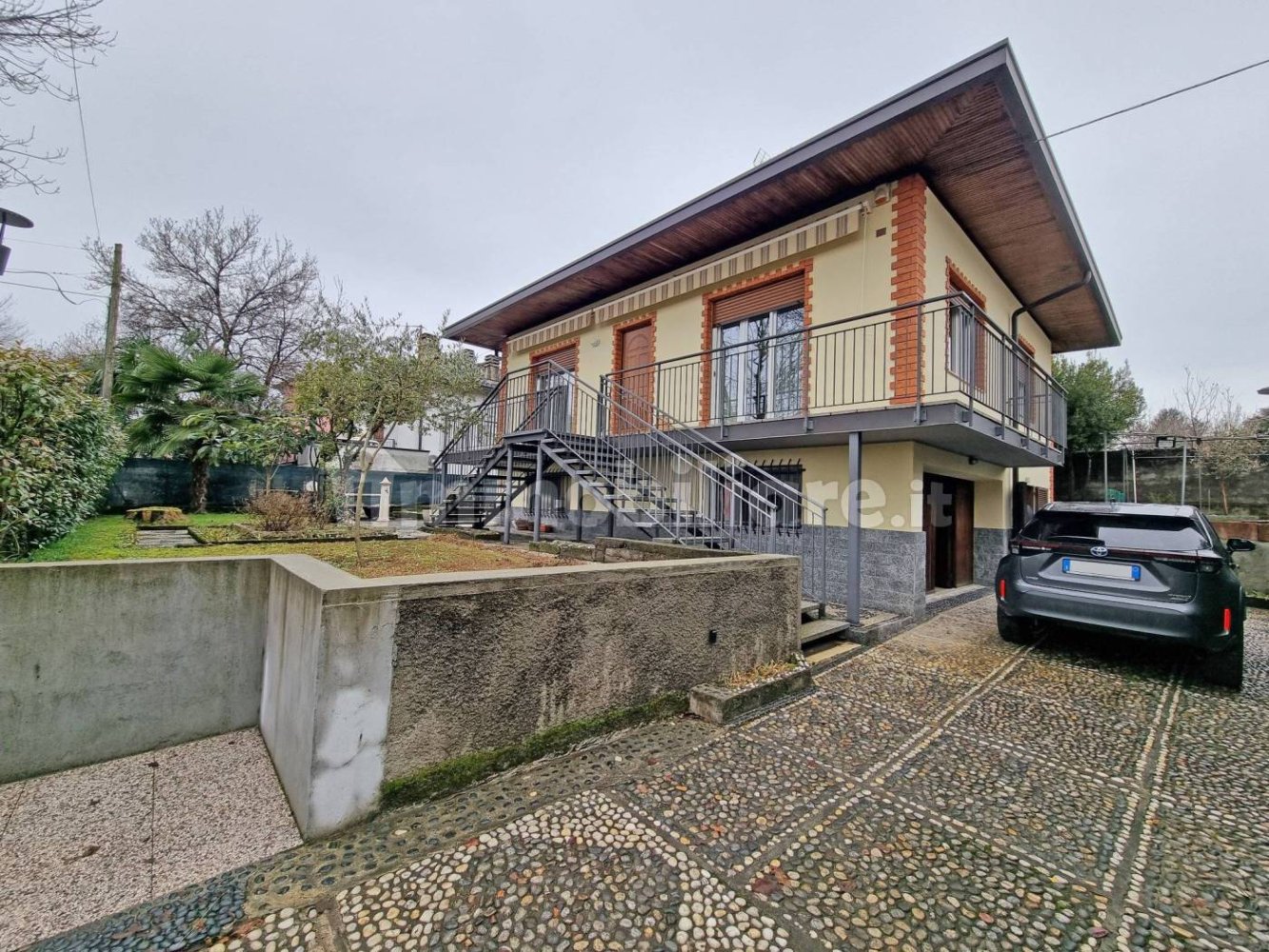 Villa de 2 dormitorios en Vergiate, Italy No. 89636