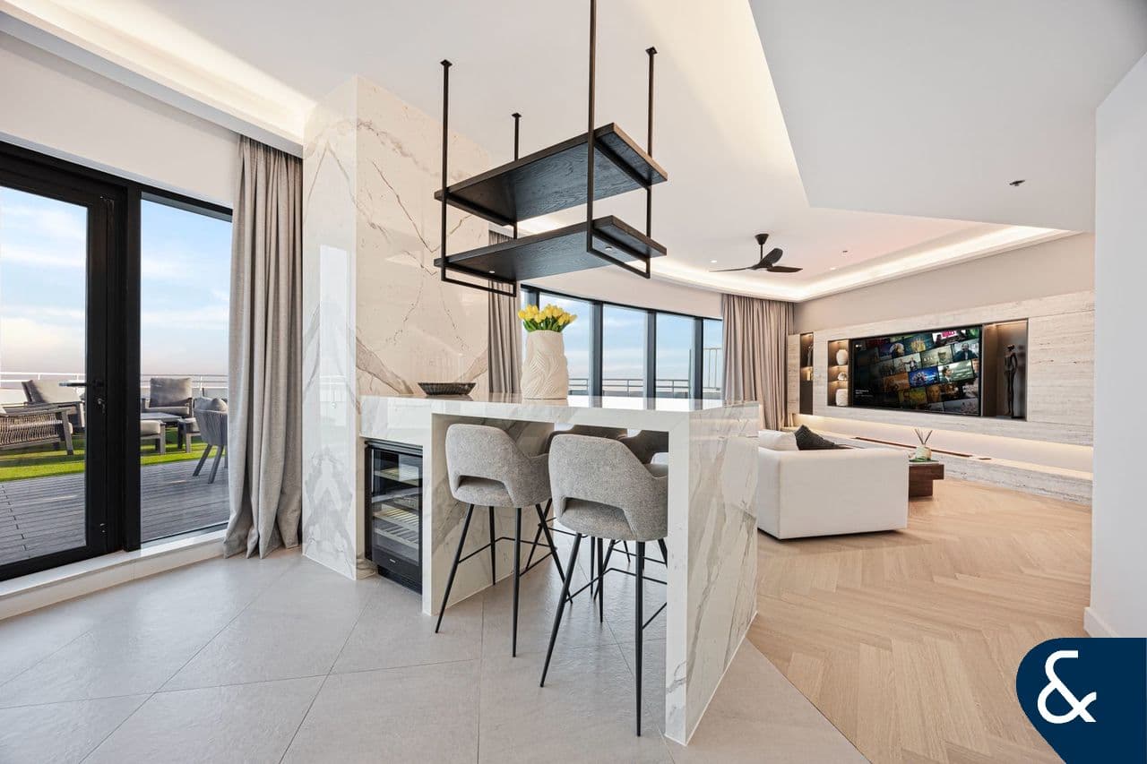 3 bedrooms Penthouse in THE TORCH, Dubai Marina, UAE No. 119263