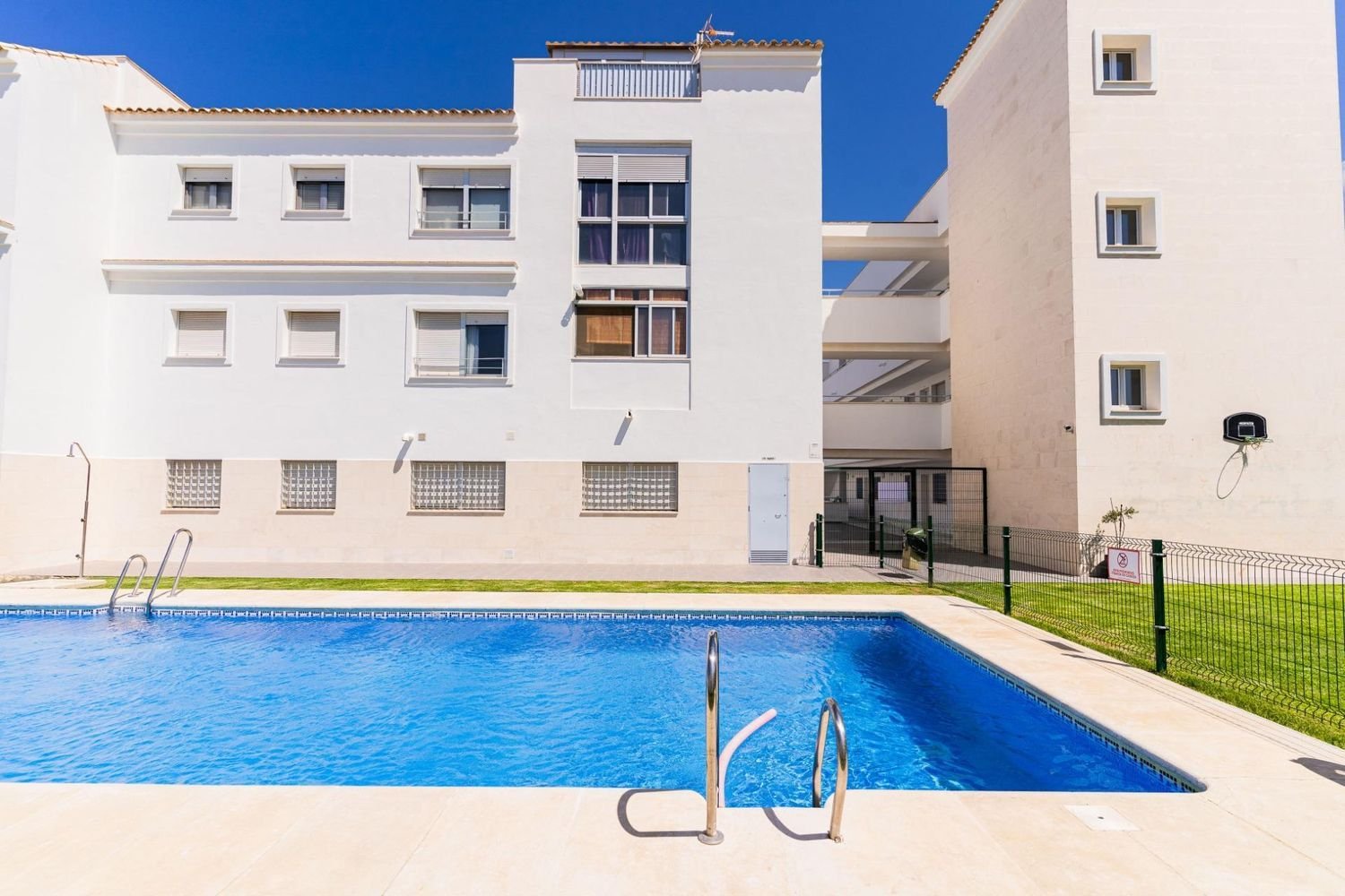 2 bedrooms Apartment in Cadiz, Spain No. 204783