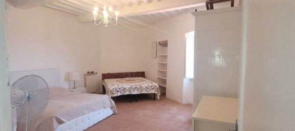 3-salle Appartement à Gavorrano, Italy No. 39657 6