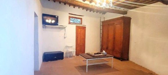 3-salle Appartement à Gavorrano, Italy No. 39657 2