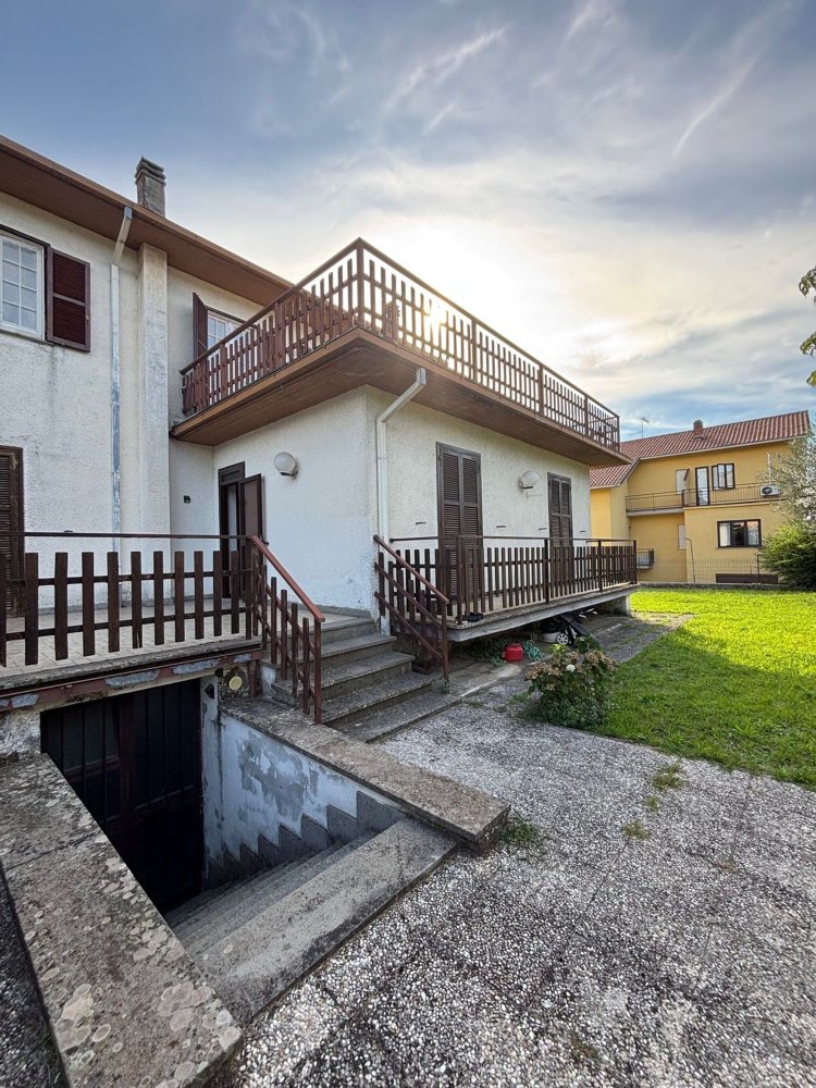 Квартира с 5 комнатами в Больсена, Италия № 300683