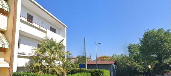3 rooms Apartment in Giavera del Montello, Italy No. 213354 6