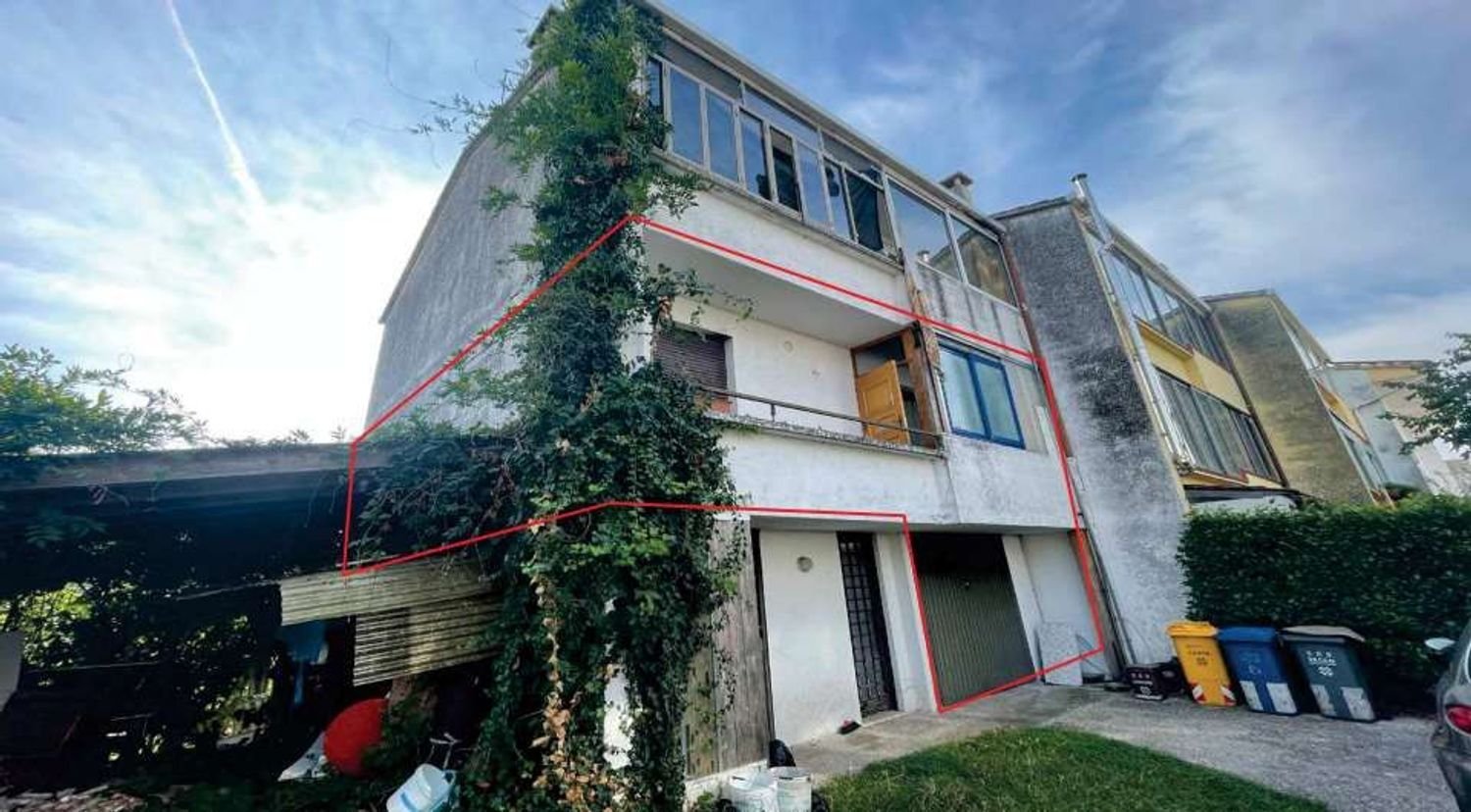 3 rooms Apartment in Giavera del Montello, Italy No. 213354