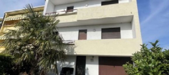 3 rooms Apartment in Giavera del Montello, Italy No. 213354 15