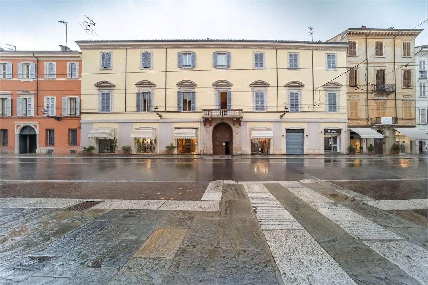 14-Zimmer Wohnung in Parma, Italy, Nr. 280172