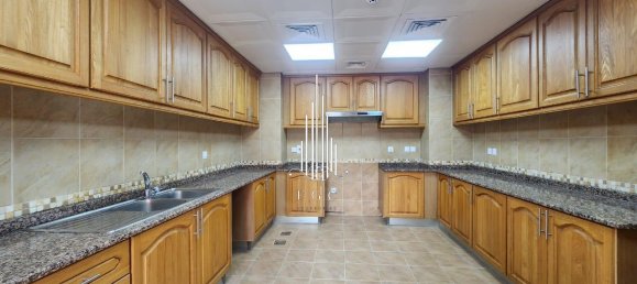 4 bedrooms Villa in Abu Dhabi Gate City, UAE No. 22743 19