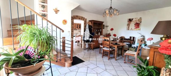 4 bedrooms House in Jouy, France No. 260687 4