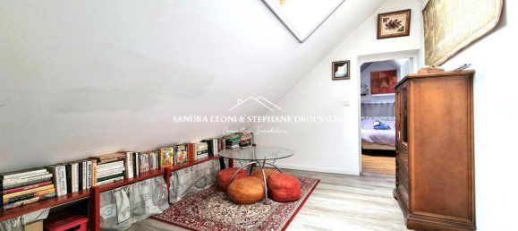 4 bedrooms House in Jouy, France No. 260687 10