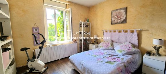 4 bedrooms House in Jouy, France No. 260687 7