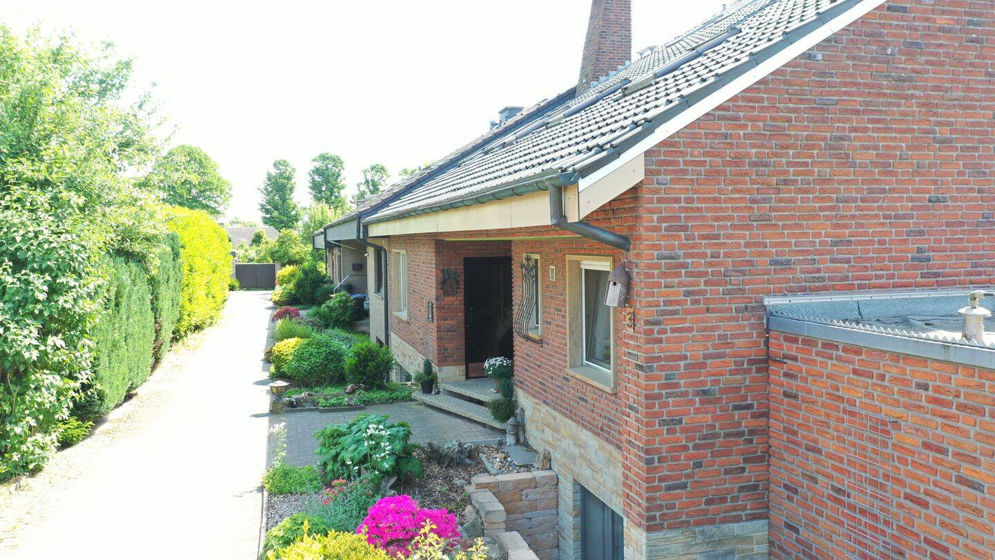 Adosado de 13 habitaciónes en Munster, Germany No. 357221