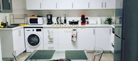 2 bedrooms Apartment in Limassol, Cyprus No. 342 4