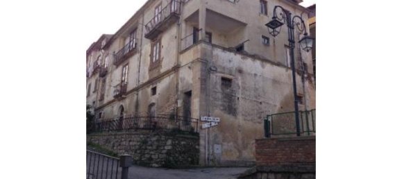 Здание с 5 спальнями в Мендичино, Италия № 253499 3