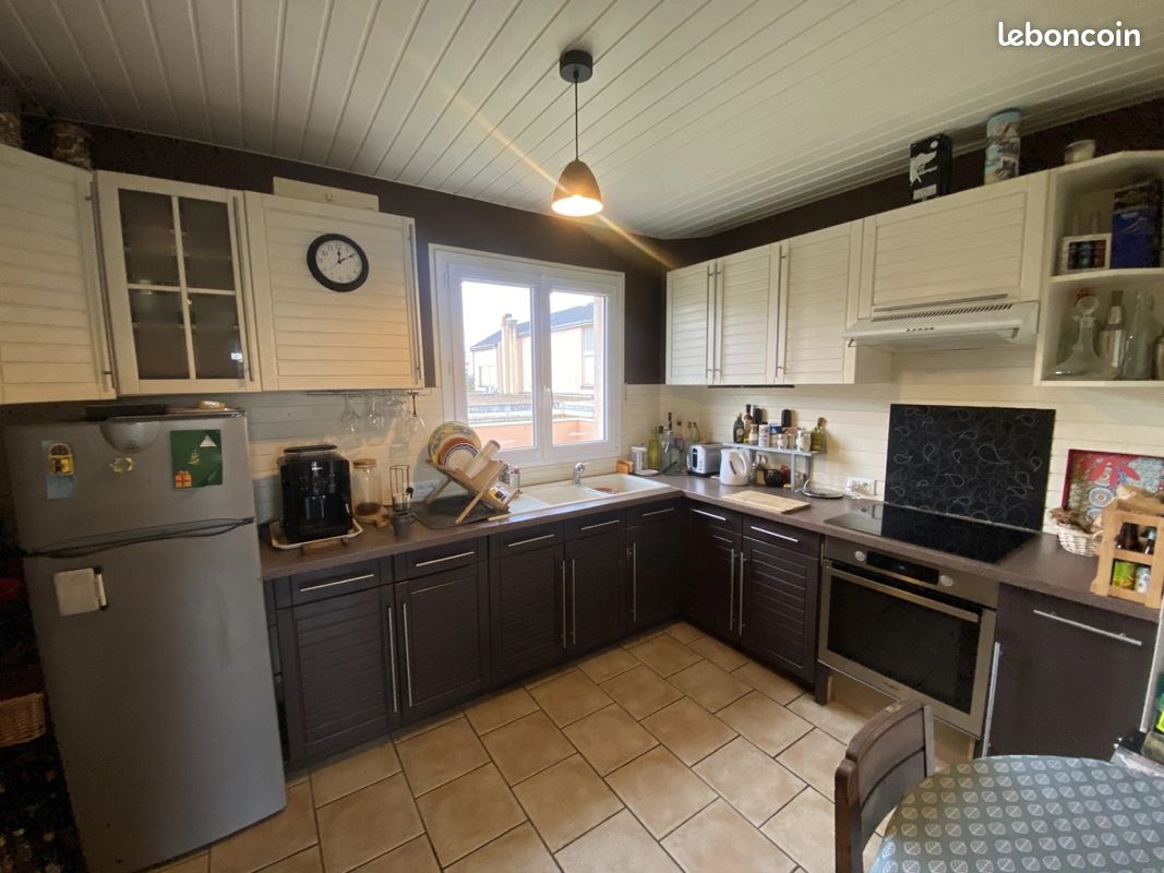 4 bedrooms Apartment in Joue-les-Tours, France No. 40273