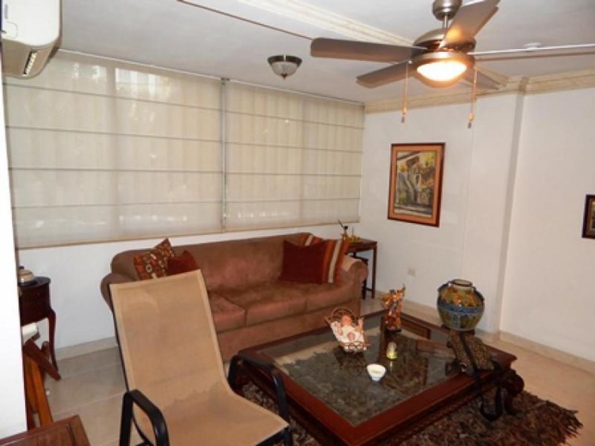 3 bedrooms House in Barranquilla, Colombia No. 5797