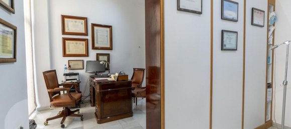 Apartamento de 4 dormitorios en Málaga, Spain No. 107881 16