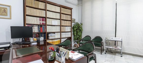 Apartamento de 4 dormitorios en Málaga, Spain No. 107881 11