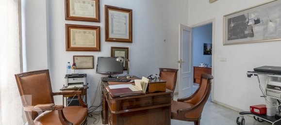 Apartamento de 4 dormitorios en Málaga, Spain No. 107881 20