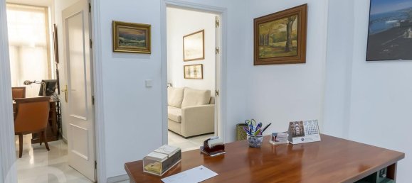 Apartamento de 4 dormitorios en Málaga, Spain No. 107881 19