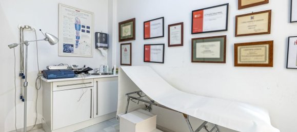 Apartamento de 4 dormitorios en Málaga, Spain No. 107881 17