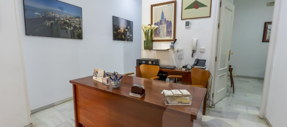 Apartamento de 4 dormitorios en Málaga, Spain No. 107881 22