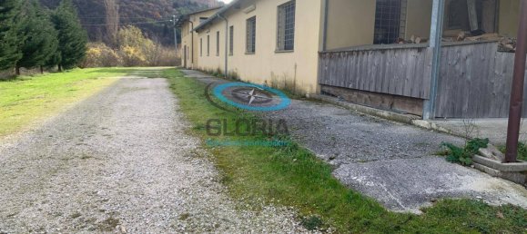 Дом с 3 комнатами в Фабриано, Италия № 8817 6