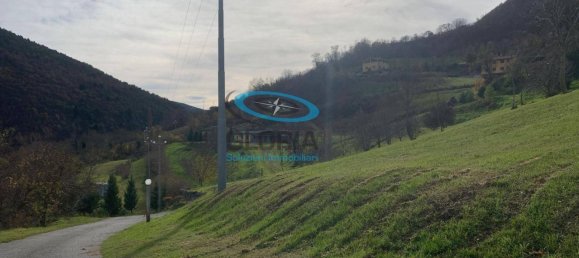 Дом с 3 комнатами в Фабриано, Италия № 8817 3