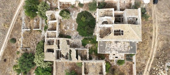 5 rooms House in Vittoria, Italy No. 232038 9