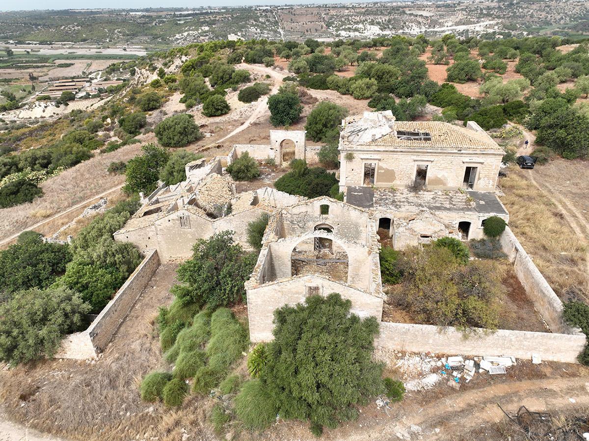 5 rooms House in Vittoria, Italy No. 232038