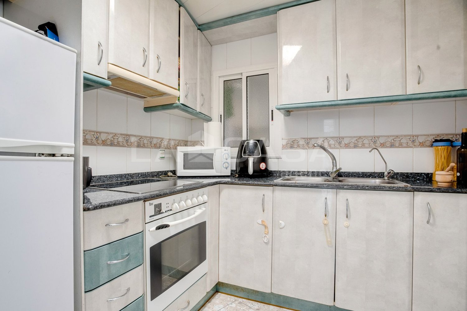 2 bedrooms Apartment in L'Hospitalet de Llobregat, Spain No. 202276