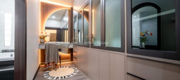 Casa de 4 dormitorios en Pattaya, Thailand No. 57822 2