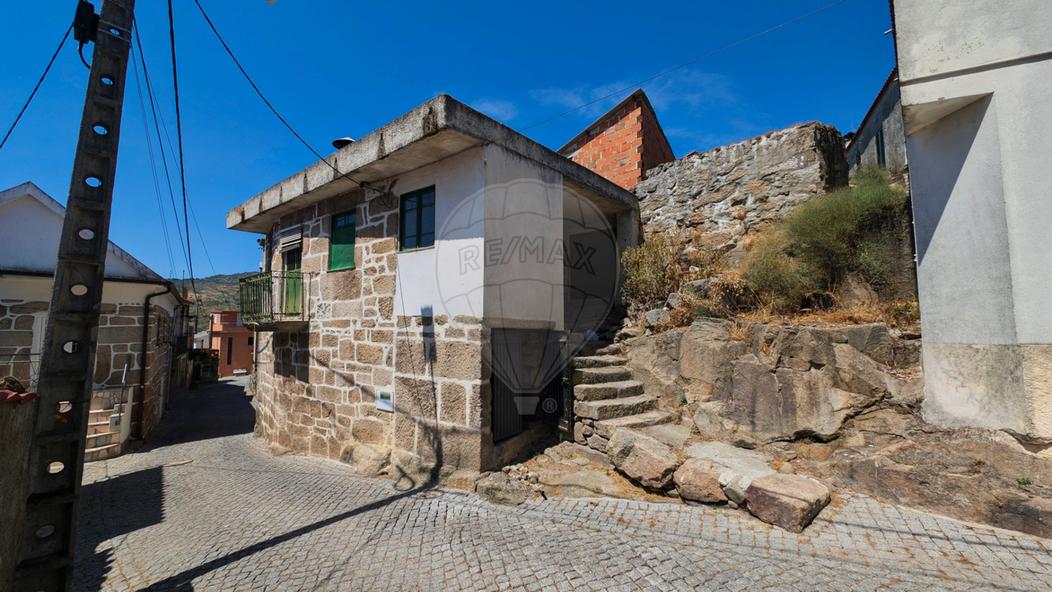 2 bedrooms House in Alijo, Portugal No. 17905