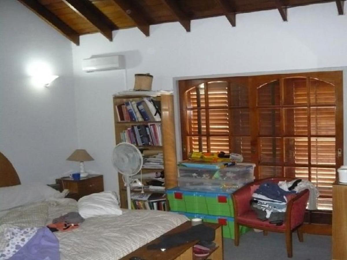 3 bedrooms House in Esteban Echeverria, Argentina No. 19138