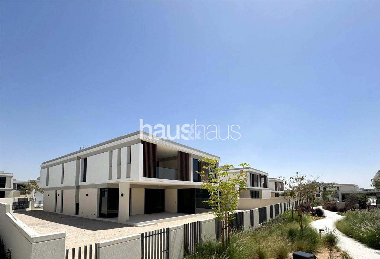 5 bedrooms Villa in Tilal Al Ghaf, UAE No. 99924