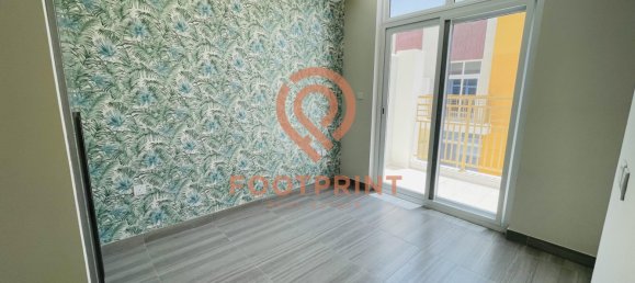 3 bedrooms Townhouse in Dubai, UAE No. 24594 9