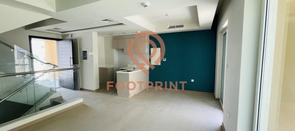 3 bedrooms Townhouse in Dubai, UAE No. 24594 2