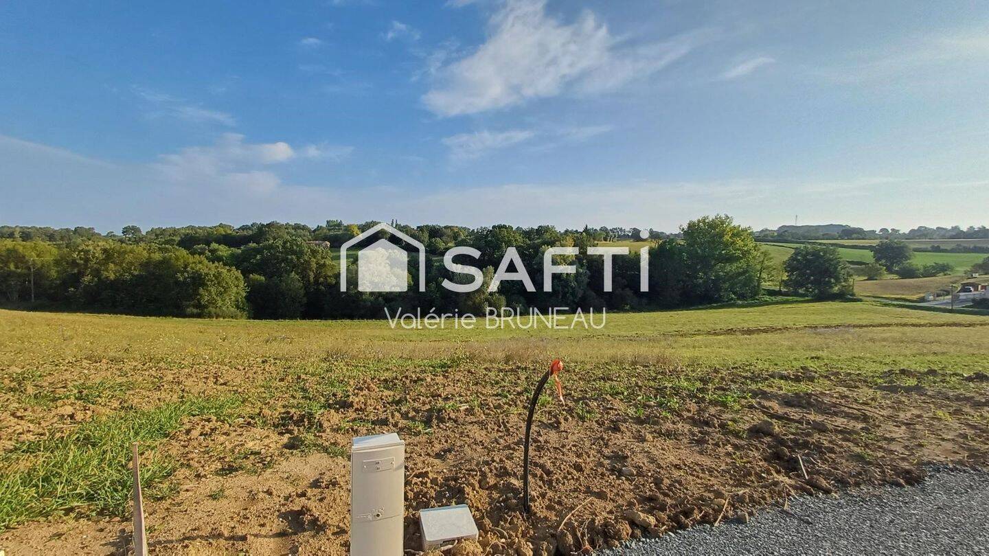 1300m² Land in Montfa, France No. 63333