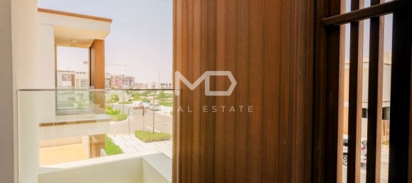 3 bedrooms Townhouse in Abu Dhabi, UAE No. 47605 47