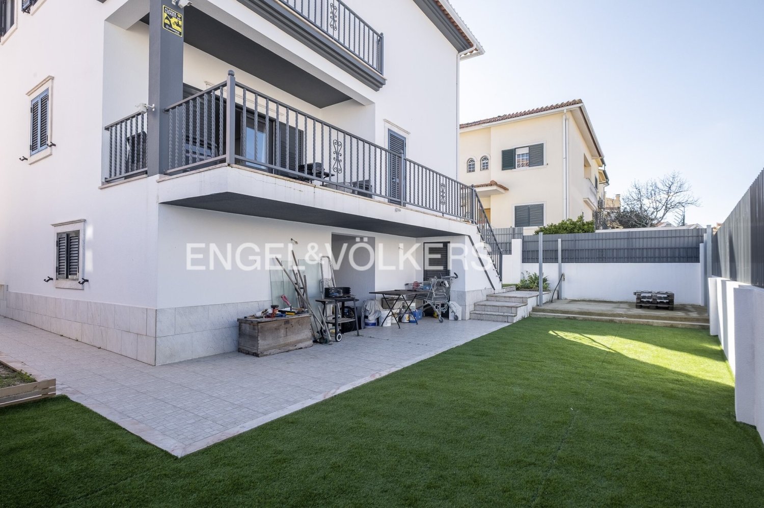 Moradia em banda T5 em Almada, Portugal N.º 102376