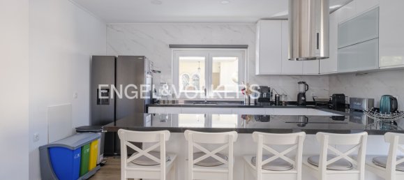 Moradia em banda T5 em Almada, Portugal N.º 102376 8