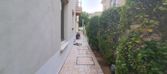 Вилла с 4 спальнями в Остров Саадият, ОАЭ № 52685 12