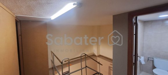 300m² Commercial property in Gandia, Spain No. 25962 3